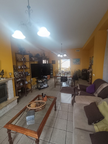 Dos Hermanas, ,5 BathroomsBathrooms,Casa,Venta,1511