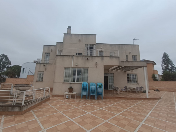 Dos Hermanas, ,5 BathroomsBathrooms,Casa,Venta,1511