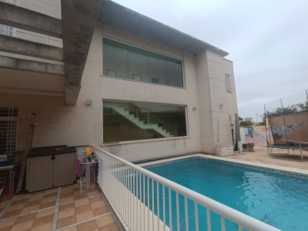 Dos Hermanas, ,5 BathroomsBathrooms,Casa,Venta,1511
