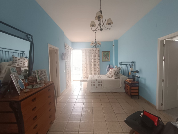 Dos Hermanas, ,5 BathroomsBathrooms,Casa,Venta,1511